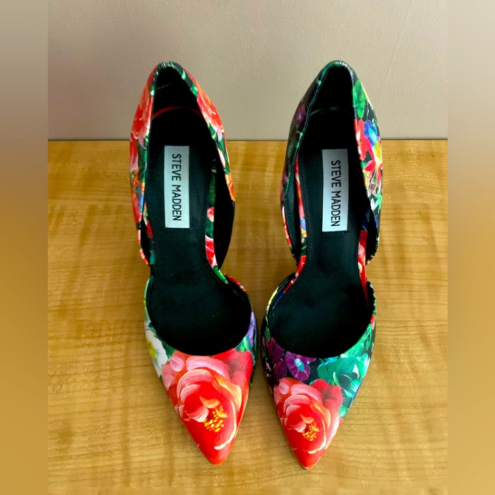 Floral Steve Madden Heels-size 7.5